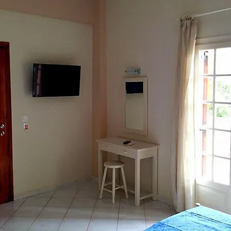Helena Apartment *